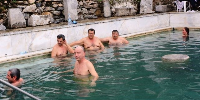 Felçli gelen yürüyerek gidiyor