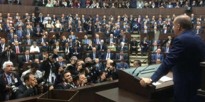 Erdoğan'dan, bakanlara 'Alın 350 vekil, sizi kabineye alayım'