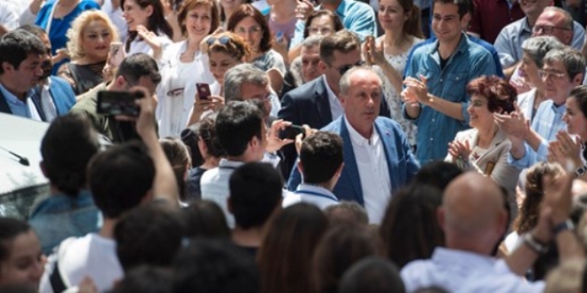 Muharrem İnce'den Cerrahpaşa'ya ziyaret
