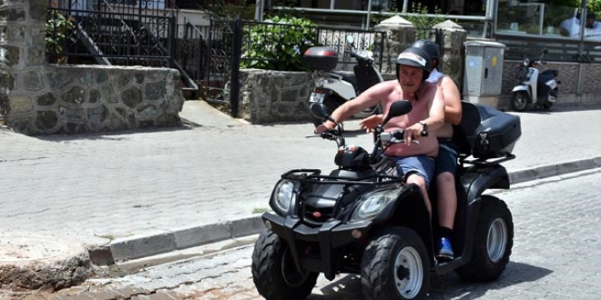 Turizm kenti Marmaris'te yasak başladı
