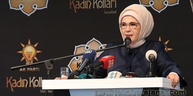 Emine Erdoğan, AK Parti'nin kadın milletvekili adaylarıyla iftarda buluştu