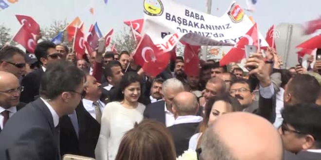 Erdoğan ve Yıldırım'a coşkulu karşılama