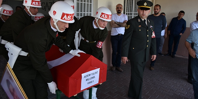 Kaza kurşunuyla ölen asker Kütahya'da toprağa verildi