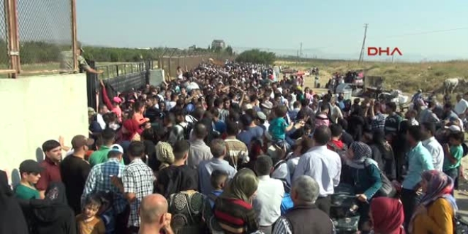 13 bin Suriyeli bayram için ülkelerine geçti