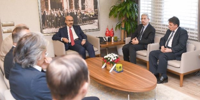 Kaymakamlara 'vatandaşı memnun edin' talimatı
