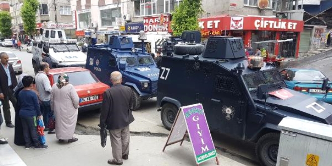 Semt pazarcıları arasında silahlı kavga: 5 yaralı