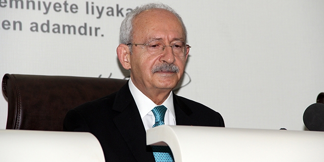 'Siyasetçiye duyulan güven neredeyse yerlerde sürünüyor'