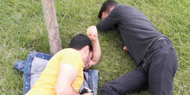 Tedavi edilmeyen gençlere rektör desteği! Sosyal medyadan gördü, olaya el koydu