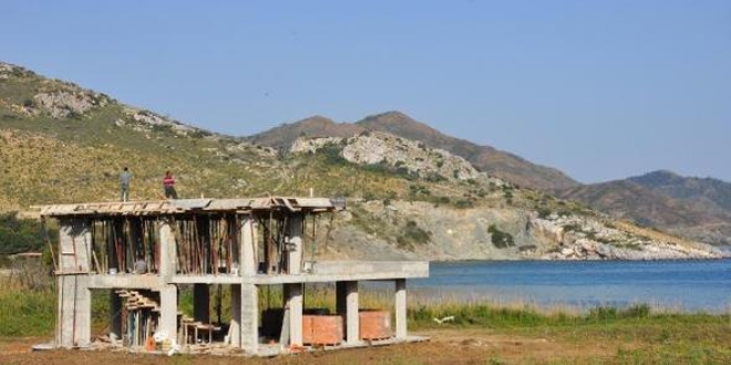 Muğla'da sit alanındaki otel inşaatı yıkıldı