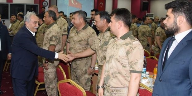 Bakan Fakıbaba güvenlik güçleriyle iftar yaptı