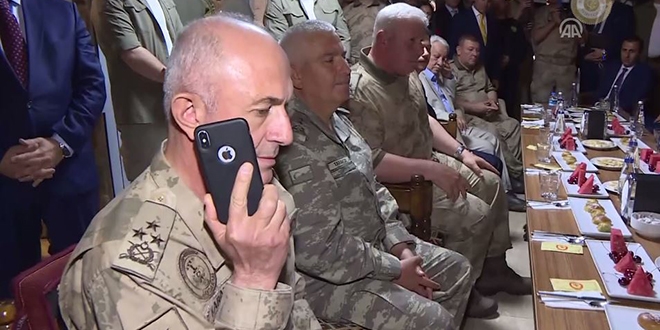 Erdoğan, Şırnak'taki komutanlarla telefonda görüştü