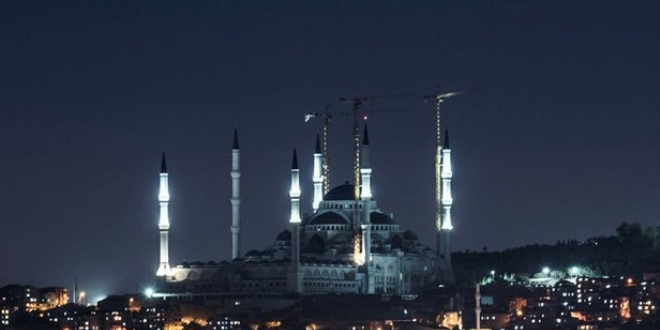 Çamlıca Camisinin açılışı için tarih verdi