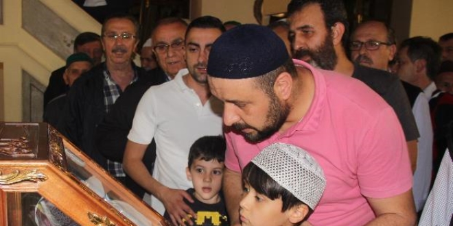 Sakal-ı Şerif 686 yıllık tarihi Orhan Camii'nde ziyarete açıldı