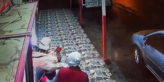 Hırsızlar kasapta para bulamayınca etleri çaldı