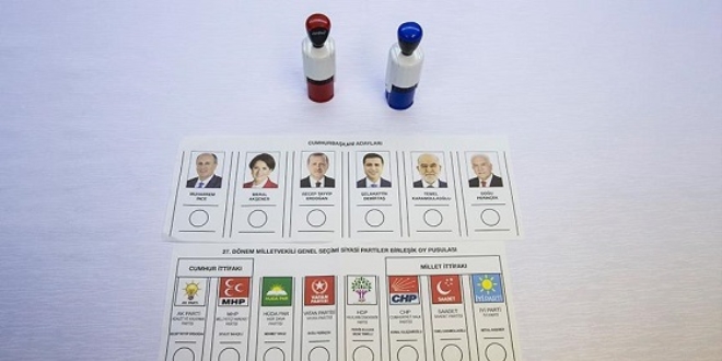 Oy pusulaları PTT'ye emanet