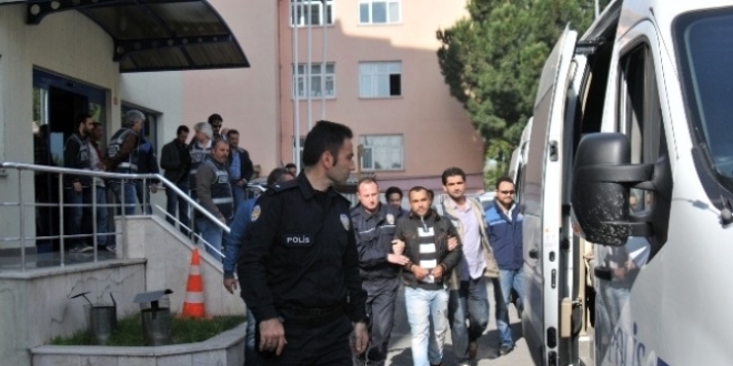 FETÖ'den gözaltına alınan 13 kişi serbest bırakıldı