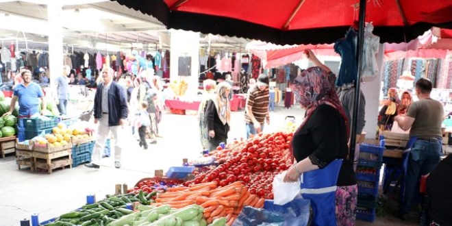 Bağımız aday, hem pazarcılık yapıyor hem de oy istiyor