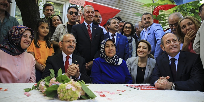 Kılıçdaroğlu, tapu sorunu yaşayan vatandaşlarla görüştü