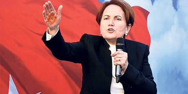 Meral Akşener: Öğretmen ayrımı ortadan kalkacak