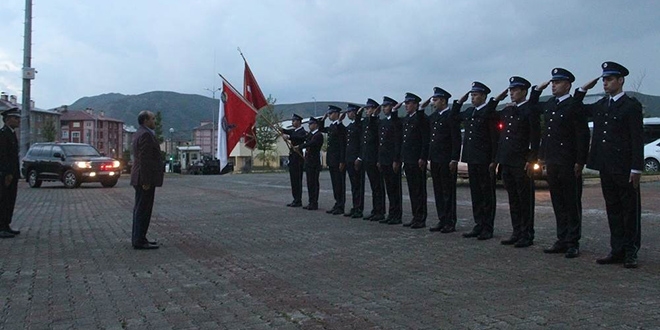 Bitlis Valisi polis adayları ile iftar bir araya geldi