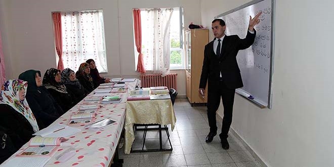 Okuma yazma bilmeyenler sandık başında belirlenecek