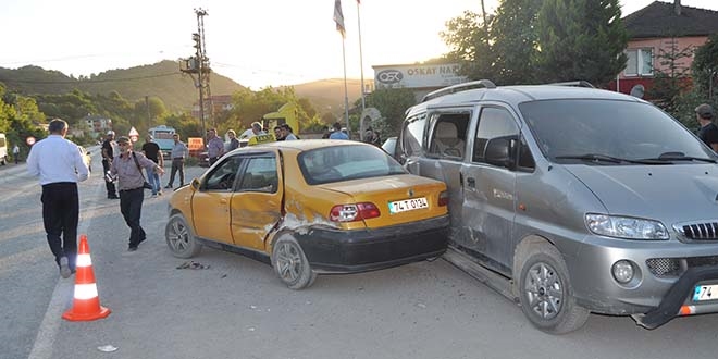 Bartın'da trafik kazası: 10 yaralı