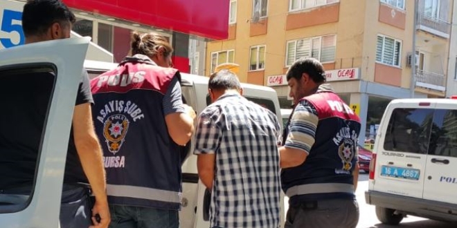 İhraç edilen polis, sahte altın satarken yakalandı