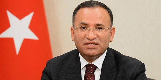 'O apoletleri sökersen, sana apoleti FETÖ takar'