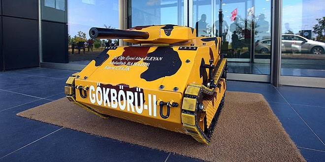 Üniversite öğrencileri fırlatıcılı mini tank yaptı