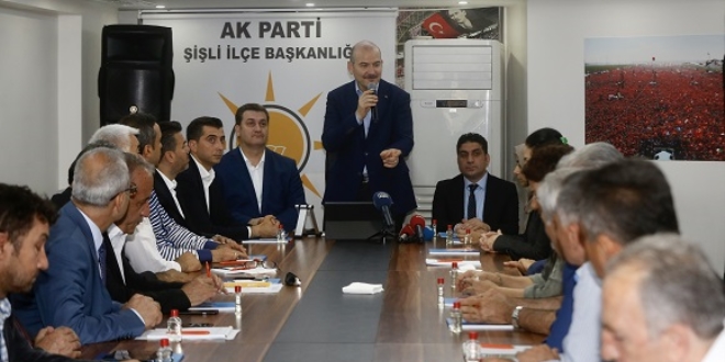 İçişleri Bakanı Soylu, muhtarlarla buluştu