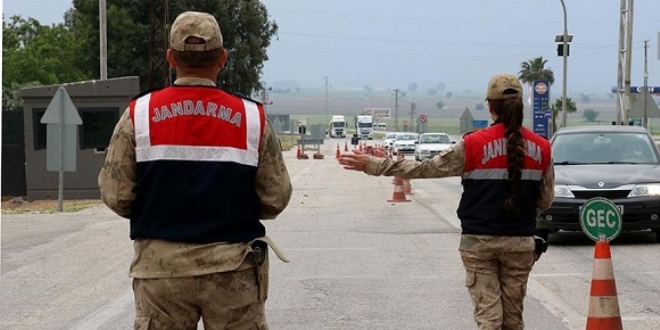 PKK'lı teröristler çantalarında el bombalarıyla yakalandılar