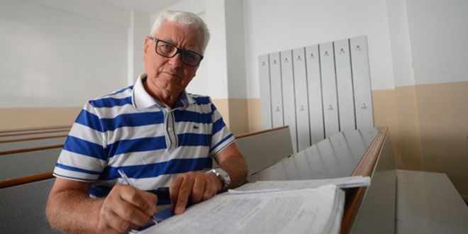 28 yaşında başladı, 71 yaşında mezun oldu