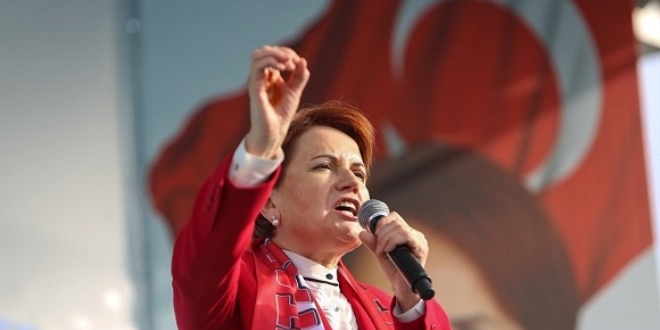 'Sizin yaptığınız her hatanın bedelini bu millet canıyla ödüyor'