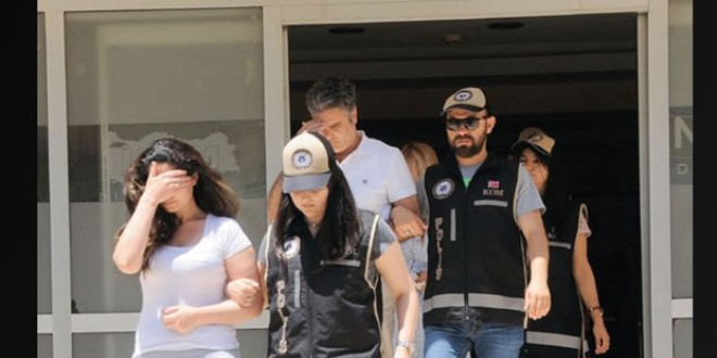 Paravan şirket kurup, kredi kartıyla tefecilik yaptılar