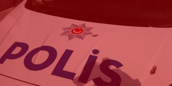 Boş evde tutulan genç kızı polis kurtardı