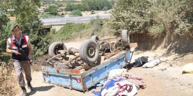 Tekirdağ'da devrilen tarım aracının sürücüsü öldü
