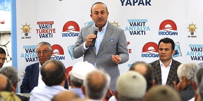 Bakan Çavuşoğlu: FETÖ'cü hainlerin ensesindeyiz