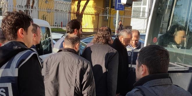 Uşak merkezli FETÖ operasyonunda 10 kişi tutuklandı