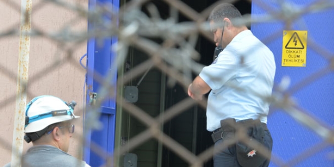 Kablo çalmak için trafoya giren hurdacılar akıma kapıldı