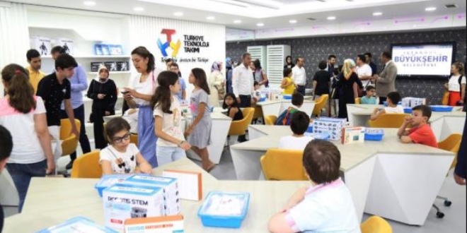 Geleceğin teknoloji yıldızları yetişiyor