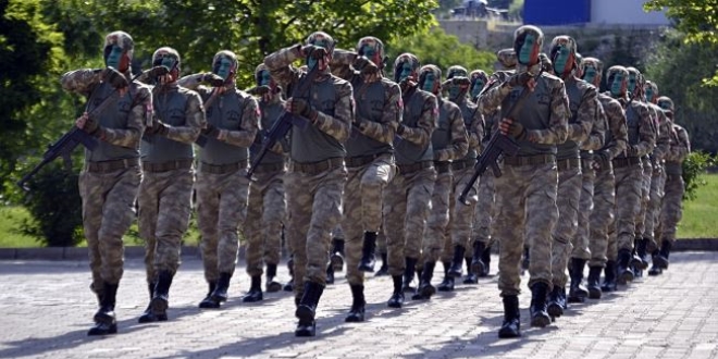 Diyarbakır'da jandarmadan nefes kesen gösteri
