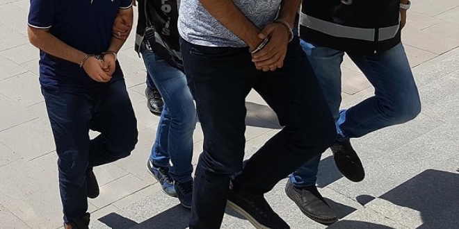 Aralarında muvazzafların da olduğu 20 kişi FETÖ'den tutuklandı