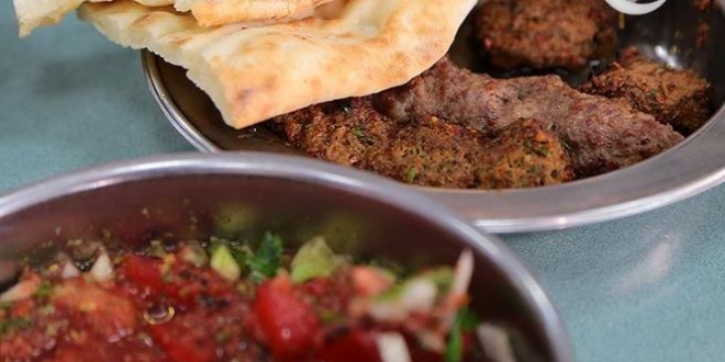 Bayramda 'ölçülü' yemek sağlığı koruyor