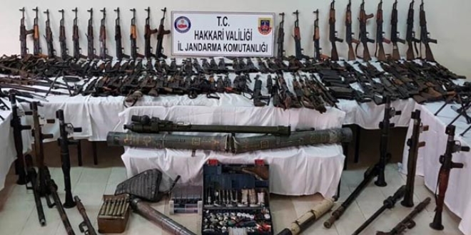 Hakkari'de PKK'ya karşı ağır darbe vuruldu