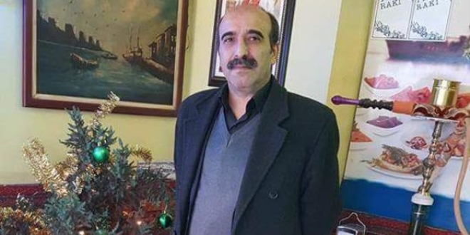 Annesini döven babasını öldürdü