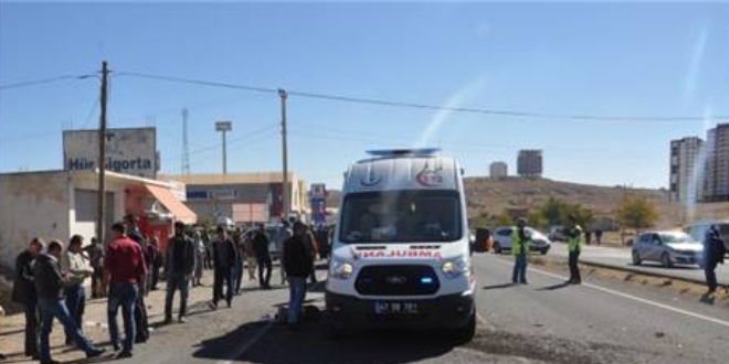 Mardin'de minibüs ile otomobil çarpıştı: 12 yaralı
