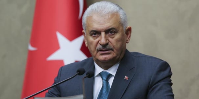 Başbakan Yıldırım, türküye eşlik etti