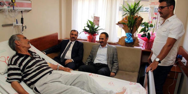 Şehit Fethi Sekin'in babasına minibüs çarptı