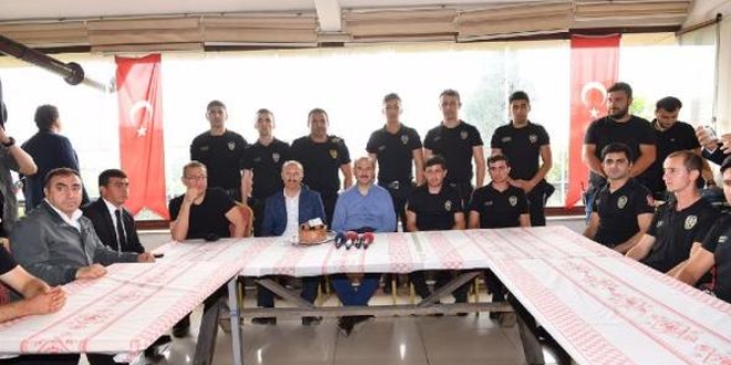 Polislerden Bakan Soylu'ya Babalar Günü sürprizi