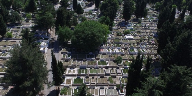İstanbul'da 2,5 yıl sonra mezar yeri kalmayacak